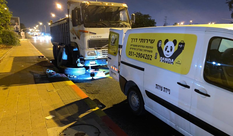 פנצ'ריה בלילה